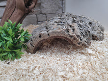 Cargar imagen en el visor de la galería, Cuevas / Cortezas abiertas de corcho