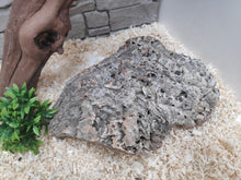 Cargar imagen en el visor de la galería, Cuevas / Cortezas abiertas de corcho